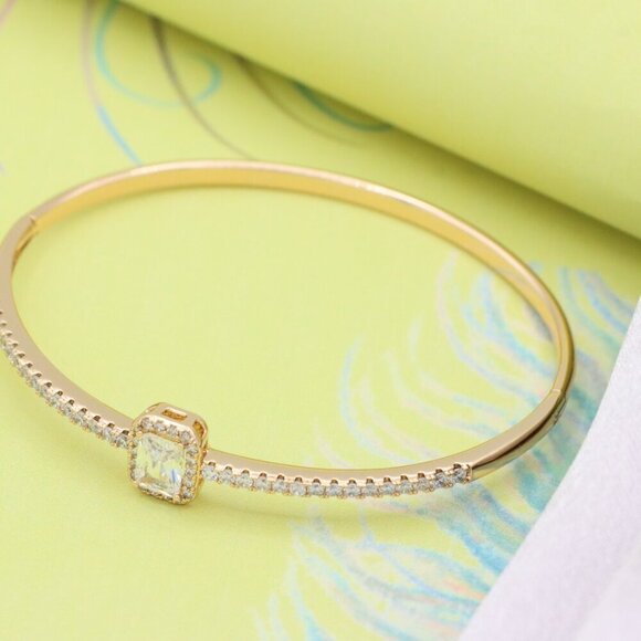 Rose Gold Bangle with Cushion-Cut Center Stone, XPBL0538 - Picture 3 of 12